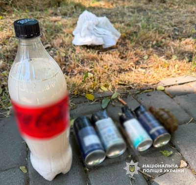 В Одесі 16-річного учня ліцею судитимуть за продаж гранати та саморобної вибухівки В Одесі 16-річного учня ліцею судитимуть за продаж гранати та саморобної вибухівки