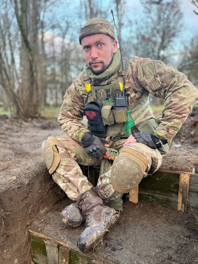 "Не зміг сидіти вдома": історія фельдшера-прикордонника, який рятує життя на передовій "Не зміг сидіти вдома": історія фельдшера-прикордонника, який рятує життя на передовій