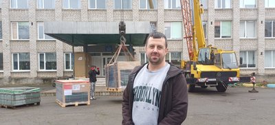 У Малинському ліцеї на Житомирщині за фінансової та технічної підтримки Литви встановлюють сонячні панелі У Малинському ліцеї на Житомирщині за фінансової та технічної підтримки Литви встановлюють сонячні панелі
