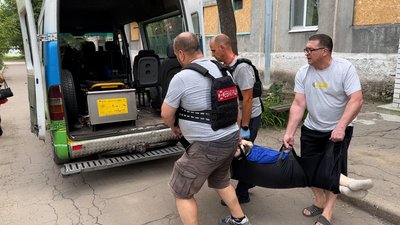 евакуація люди мікрорайони шахта 5/6 Західний допомога волонтери Мирноград Донецька область 22 серпня 2024 рік евакуація люди мікрорайони шахта 5/6 Західний допомога волонтери Мирноград Донецька область 22 серпня 2024 рік