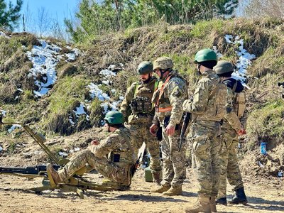 У тренувальному таборі 46 окремої аеромобільної бригади ДШВ відбувся інтенсив для цивільних У тренувальному таборі 46 окремої аеромобільної бригади ДШВ відбувся інтенсив для цивільних