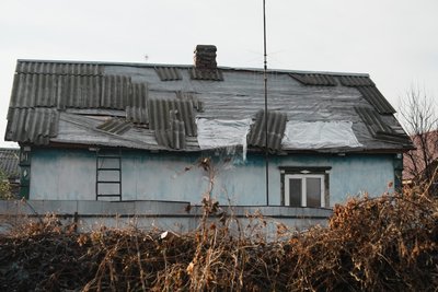 "Як бахнуло, я отак і впала": в селі на Лебединщині Сумської області впала російська ракета "Як бахнуло, я отак і впала": в селі на Лебединщині Сумської області впала російська ракета