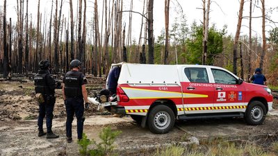 сапери розмінування території Святогірськ Донецька область жовтень 2024 рік сапери розмінування території Святогірськ Донецька область жовтень 2024 рік