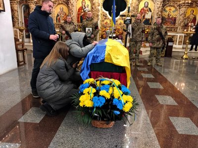 У Свято-Успенському соборі попрощались із воїном Андрієм Добряком, який захищав Україну