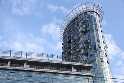 Пожежі в кількох районах та пошкоджене метро: що відомо про ракетну атаку на Київ Пожежі в кількох районах та пошкоджене метро: що відомо про ракетну атаку на Київ