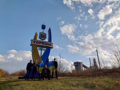 100 годівничок для безпритульних тварин Донеччини: як працює волонтерська ініціатива переселенців із Авдіївки 100 годівничок для безпритульних тварин Донеччини: як працює волонтерська ініціатива переселенців із Авдіївки