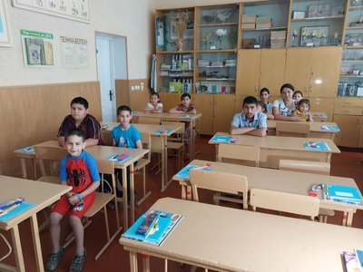 "Раніше в школу батьки нас не віддавали". У Сумах відкрили ромський освітній центр
