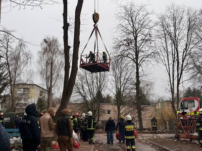 У Тернополі на місці обстрілу знайшли тіла людей, листопад 2025 У Тернополі на місці обстрілу знайшли тіла людей, листопад 2025