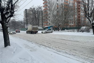 Здійнили понад 70 виїздів: як "МіськШеп" у Чернівцях прибирає дороги від снігу Здійнили понад 70 виїздів: як "МіськШеп" у Чернівцях прибирає дороги від снігу
