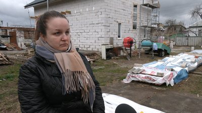 Жителька Бобровиці у Чернігові Євгенія Новоградська розповідає, як відбудовує знищене росіянами житло Жителька Бобровиці у Чернігові Євгенія Новоградська розповідає, як відбудовує знищене росіянами житло