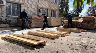Для відновлення помешкань: жителі прифронтової громади на Миколаївщині отримала ремонтні набори Для відновлення помешкань: жителі прифронтової громади на Миколаївщині отримала ремонтні набори