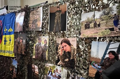 "Війна має жіноче ім'я": в Одесі відкрилася фотовиставка офіцерки ЗСУ