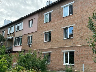 У Супрунівці замінили вікна в пошкоджених будинках У Супрунівці замінили вікна в пошкоджених будинках