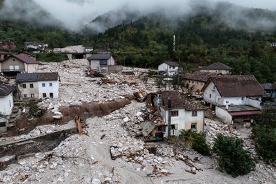 У Боснії шукають зниклих безвісти під час повеней, відомо про понад 20 загиблих У Боснії шукають зниклих безвісти під час повеней, відомо про понад 20 загиблих