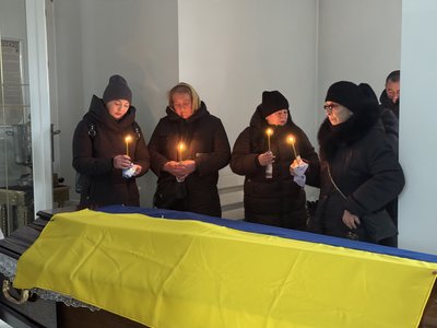 “Він здійснював прикриття”: у Сумах попрощалися з воїном Сергієм Степанюком “Він здійснював прикриття”: у Сумах попрощалися з воїном Сергієм Степанюком