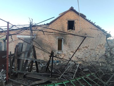 Війська РФ били по трьох районах Дніпропетровщини дронами й артилерією: пошкоджено будинку й автобус