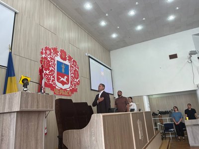 Черкаси недоотримали 200 мільйонів гривень: як відбулася сесія міської ради Черкаси недоотримали 200 мільйонів гривень: як відбулася сесія міської ради