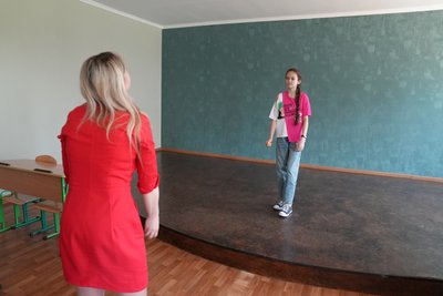 Сумські школярки перемогли у конкурсі читців Сумські школярки перемогли у конкурсі читців