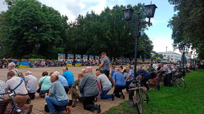 На Чернігівщині попрощалися з військовим ЗСУ Вячеславом Антипенком На Чернігівщині попрощалися з військовим ЗСУ Вячеславом Антипенком