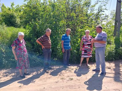 "Тут тварини травляться". На Сумщині зливають каналізаційні води поблизу села "Тут тварини травляться". На Сумщині зливають каналізаційні води поблизу села