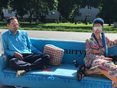 Диван на колесах Тернопільщина, Аркадій Фішман, благодійний тур Диван на колесах Тернопільщина, Аркадій Фішман, благодійний тур