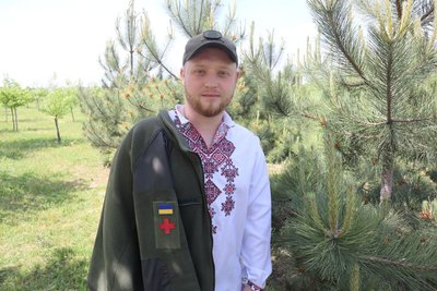 "Страшно, коли гинуть на твоїх руках": як бойовий медик рятував життя військових "Страшно, коли гинуть на твоїх руках": як бойовий медик рятував життя військових