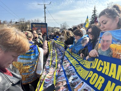 Люди під час акції-нагадування у Житомирі