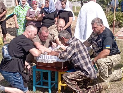 На Черкащині попрощалися із стрільцем, який загинув на Донеччині
