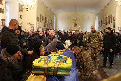 У Полтаві попрощалися із 21-річним воїном Данилом Гришановим У Полтаві попрощалися із 21-річним воїном Данилом Гришановим