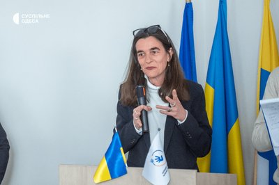 Бернадетт Кастель-Голлінгсворт Бернадетт Кастель-Голлінгсворт