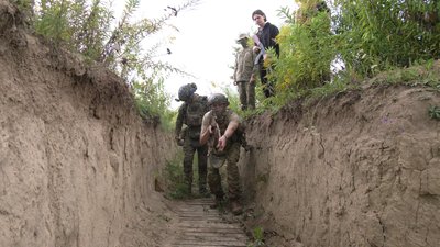 "Ми виховуємо наше менше покоління": у Рівному Нацгвардійці провели військовий вишкіл для молоді "Ми виховуємо наше менше покоління": у Рівному Нацгвардійці провели військовий вишкіл для молоді