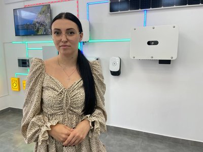 У Чернівцях зріс попит на сонячні станції: як місцеві жителі встановлюють їх та чому треба чекати У Чернівцях зріс попит на сонячні станції: як місцеві жителі встановлюють їх та чому треба чекати