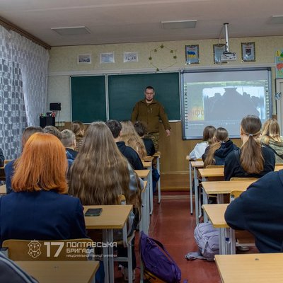 "Щоб людина розуміла, для чого стоїть зі зброєю": чим займається хорунжа служба "Щоб людина розуміла, для чого стоїть зі зброєю": чим займається хорунжа служба