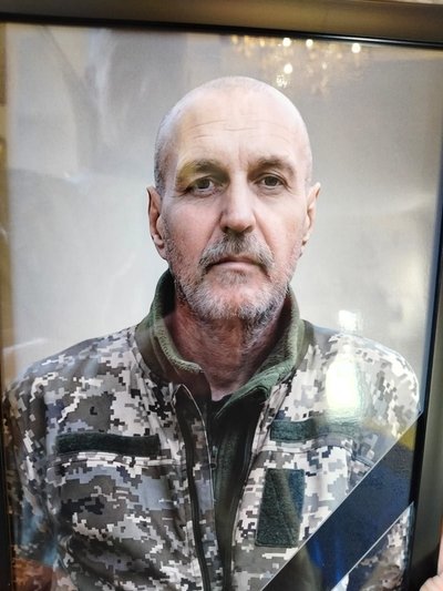 У Полтаві попрощалися із трьома воїнами, що полягли під час захисту України У Полтаві попрощалися із трьома воїнами, що полягли під час захисту України