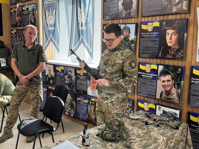 «Трофейними» експонатами поповнили Черкаський музей російсько-української війни «Трофейними» експонатами поповнили Черкаський музей російсько-української війни