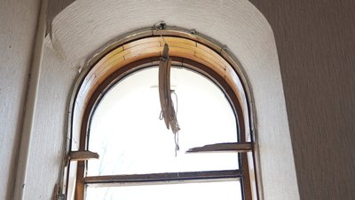 “Несучі стіни садиби удар витримали”: як садиба Сумовських у Сумах витримала обстріли в 1943 та 2025 “Несучі стіни садиби удар витримали”: як садиба Сумовських у Сумах витримала обстріли в 1943 та 2025