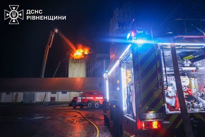Горіла сушарка елеватора на Рівненщині: рятувальники ліквідовували загоряння понад 12 годин Горіла сушарка елеватора на Рівненщині: рятувальники ліквідовували загоряння понад 12 годин
