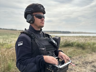 Розмінування безпілотна машина GCS-200 сапер ГУ ДСНС України у Донецькій області Ігор Донець Святогірська громада Донецька область 19 вересня 2024 рік Розмінування безпілотна машина GCS-200 сапер ГУ ДСНС України у Донецькій області Ігор Донець Святогірська громада Донецька область 19 вересня 2024 рік