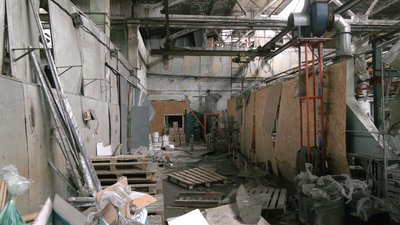Пошкоджене підприємство "Промзв'язок" у Харкові, 2 квітня 2025 року Пошкоджене підприємство "Промзв'язок" у Харкові, 2 квітня 2025 року