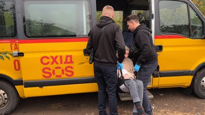 допомога евакуація маломобільних людей з Краматорська та Дружківки Донецька область 14 жовтня 2024 рік допомога евакуація маломобільних людей з Краматорська та Дружківки Донецька область 14 жовтня 2024 рік