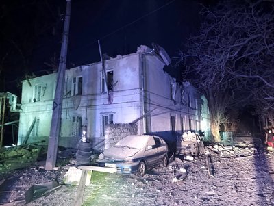 В Одесі пролунали вибухи: є влучання в будинок В Одесі пролунали вибухи: є влучання в будинок