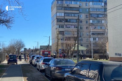 Атака російських ударних БпЛА на Київ: є падіння уламків на території школи Атака російських ударних БпЛА на Київ: є падіння уламків на території школи