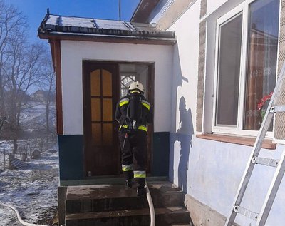 Пожежа на Тернопільщині, врятували чоловіка, рятувальники допомогли, лютий 2025 Пожежа на Тернопільщині, врятували чоловіка, рятувальники допомогли, лютий 2025
