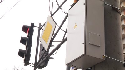 Інверторна шафа для резервного живлення світлофору у Хмельницькому Інверторна шафа для резервного живлення світлофору у Хмельницькому