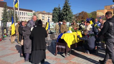 Із нацгвардійцем Михайлом Карюковим попрощались у Рівному Із нацгвардійцем Михайлом Карюковим попрощались у Рівному