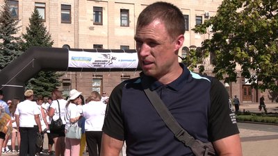 У Кропивницькому до забігу "Шаную Воїнів, біжу за Героїв України" долучились 350 людей У Кропивницькому до забігу "Шаную Воїнів, біжу за Героїв України" долучились 350 людей