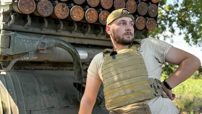 Військовослужбовці 59 окремої мотопіхотної бригади артилеристи РСЗВ "Град" військовослужбовець 59 окремої мотопіхотної бригади Андрій Донецька область Військовослужбовці 59 окремої мотопіхотної бригади артилеристи РСЗВ "Град" військовослужбовець 59 окремої мотопіхотної бригади Андрій Донецька область