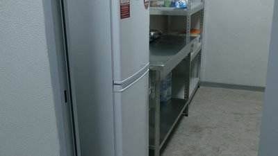 В укритті є обладнана необхідними речами кухня В укритті є обладнана необхідними речами кухня