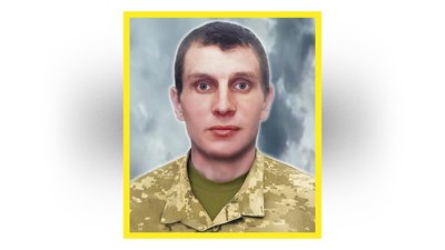 Прощання з військовими на Чернігівщині: 3 листопада 2025 року поховали двох захисників Прощання з військовими на Чернігівщині: 3 листопада 2025 року поховали двох захисників