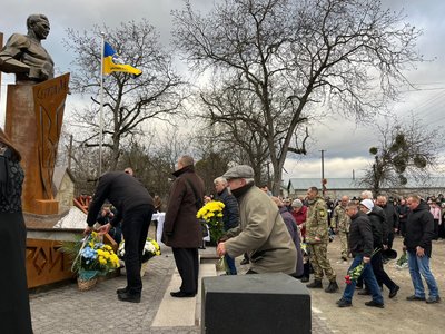 пам’ятник, сергій лі, полковник лі, кременець, покладання квітів пам’ятник, сергій лі, полковник лі, кременець, покладання квітів